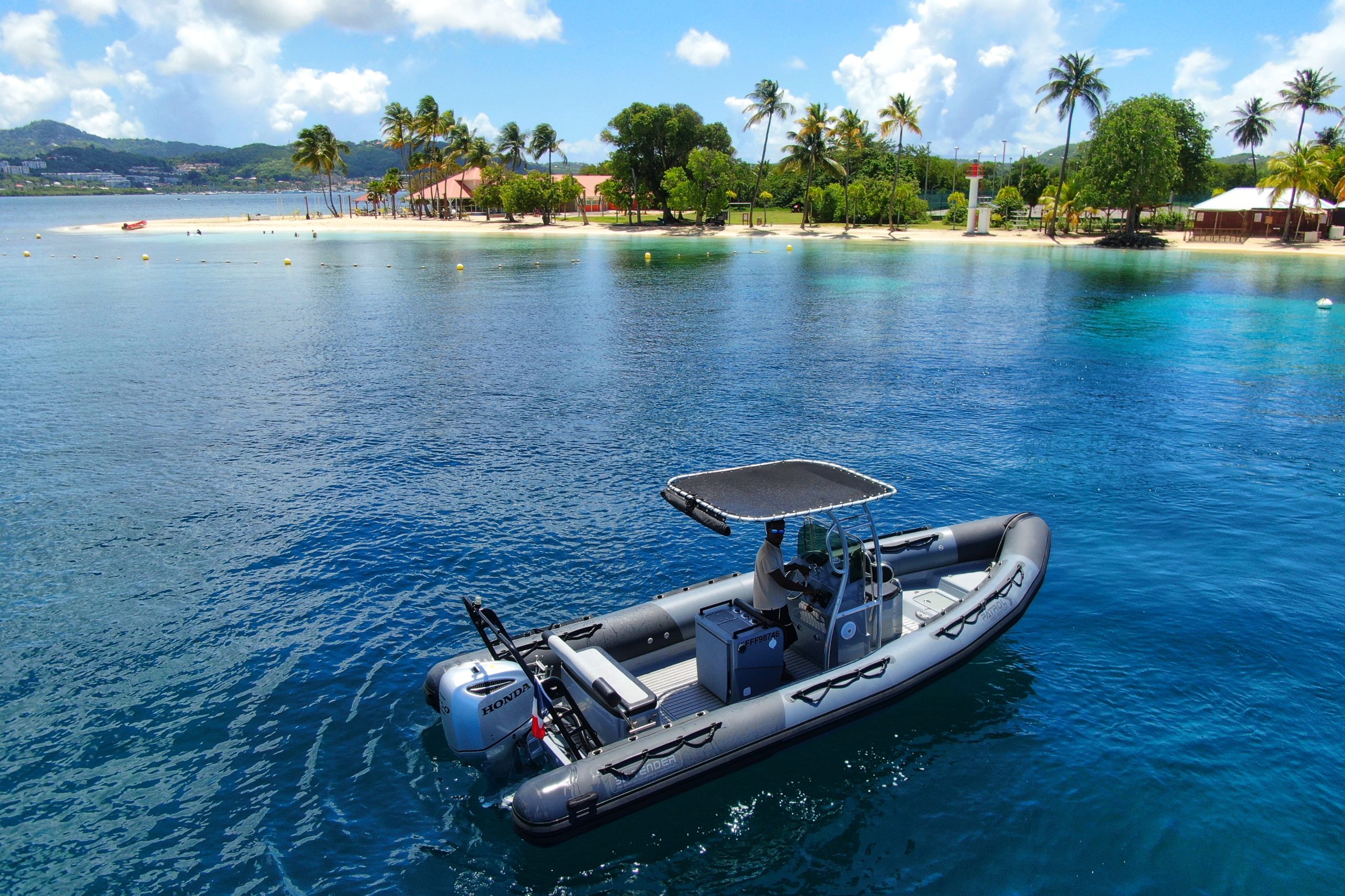 Concession Nautique Services la Rochelle - Vente et entretien bateau - 3D Tender Patrol 670