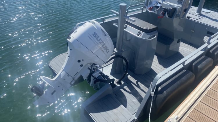 Concession Nautique Services la Rochelle - Vente et entretien bateau - Bateau professionnel 3D Tender PILOT 420