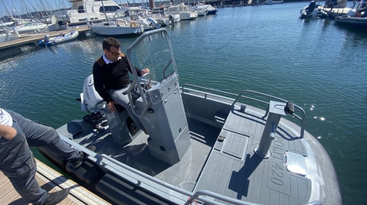 Concession Nautique Services la Rochelle – Vente et entretien bateau – Bateau professionnel PILOT 420 3D Tender Concession Nautique Services la Rochelle - Vente et entretien bateau - Bateau professionnel PILOT 420 3D Tender