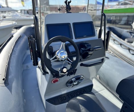 Poste de pilotage- patrol 650- occasion- nautique services la rochelle