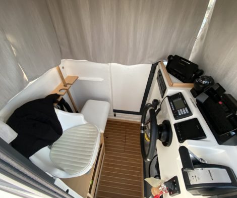 intérieur-ostrea 600-occasion-nautique services la rochelle
