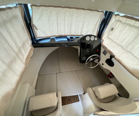 cabine-quicksilver-pilothouse-5.5-larochelle