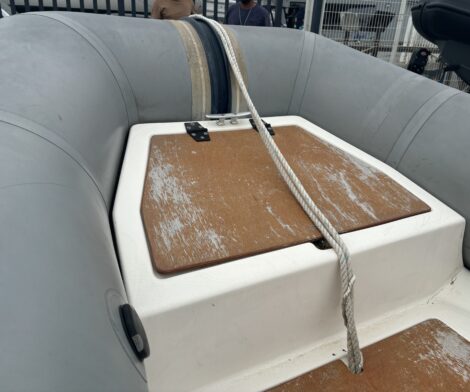 vue-avant-occasion-bombard-nautique-services-larochelle