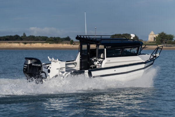Norden 770 - Suzuki 350cv double hélice - Electronique Garmin