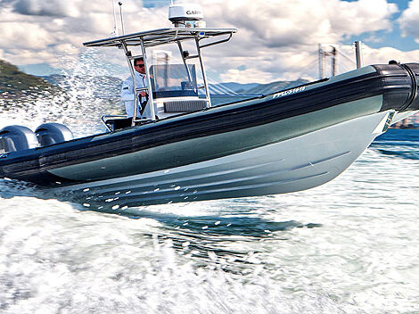 DV 80 - Suzuki 300cv double hélice